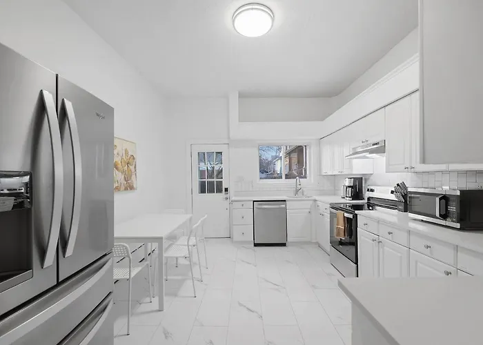 Homestay Bloomfield/shadyside @v Modern And Bright Private Bedroom With Shared Bathroom *
